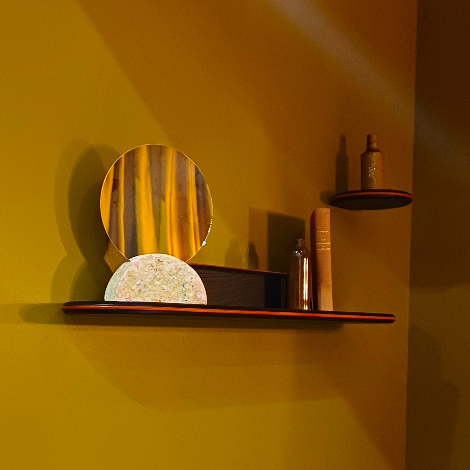 Miroir de table en papier recyclé